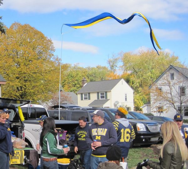 13.5' Tailgating Kit with Two - Color 8' Pennant